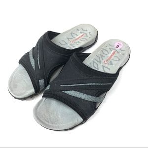 Merrell woman’s black slide on sandals